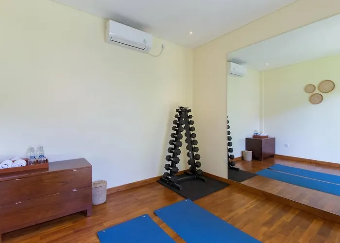 Villa Super Spacious, 6 Bed, Chef, Daily B'fast, 12 Pax