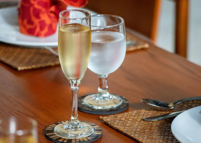 Super Spacious, 6 Bed, Chef, Daily B'fast, 12 Pax Seminyak (Bali)