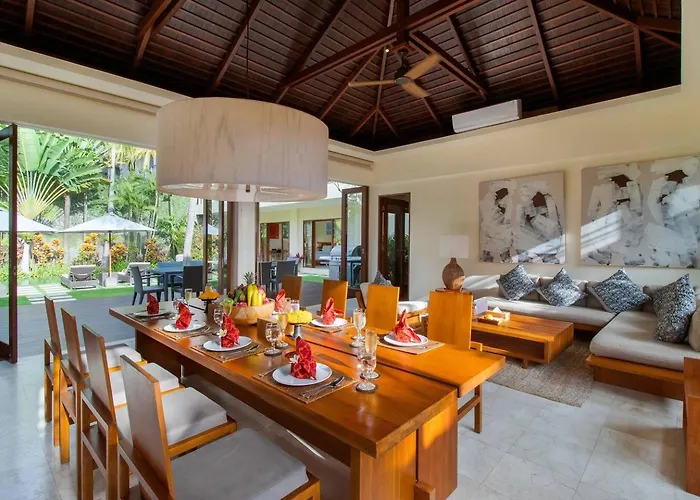 Villa Super Spacious, 6 Bed, Chef, Daily B'fast, 12 Pax