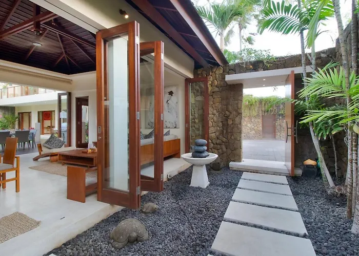 Super Spacious, 6 Bed, Chef, Daily B'fast, 12 Pax Villa *