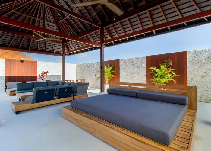 Villa Super Spacious, 6 Bed, Chef, Daily B'fast, 12 Pax