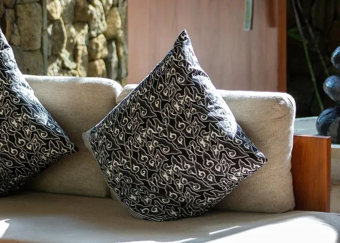 Super Spacious, 6 Bed, Chef, Daily B'fast, 12 Pax Seminyak (Bali)