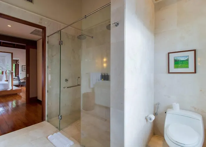 Villa Super Spacious, 6 Bed, Chef, Daily B'fast, 12 Pax *