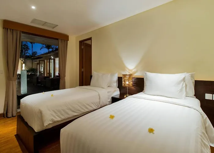 Super Spacious, 6 Bed, Chef, Daily B'fast, 12 Pax *