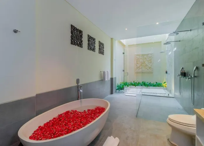 Super Spacious, 6 Bed, Chef, Daily B'fast, 12 Pax *