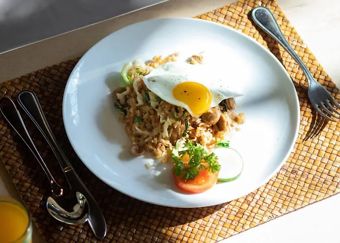 Super Spacious, 6 Bed, Chef, Daily B'fast, 12 Pax Seminyak (Bali)