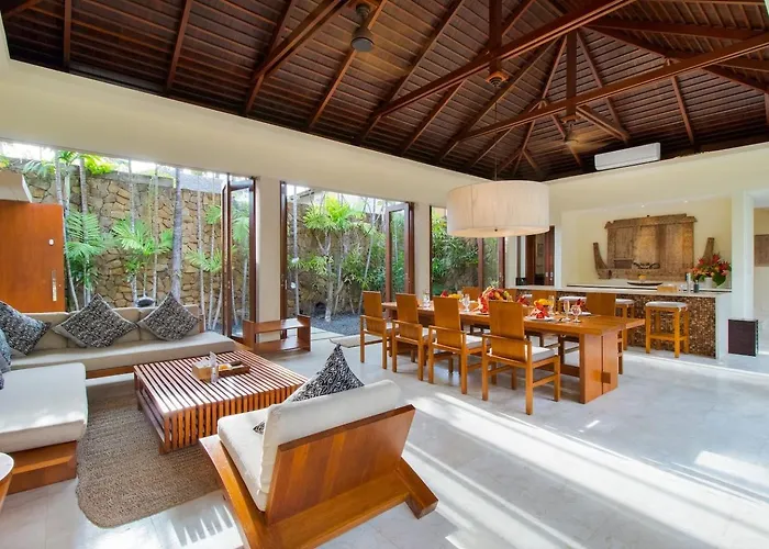 Villa Super Spacious, 6 Bed, Chef, Daily B'fast, 12 Pax *
