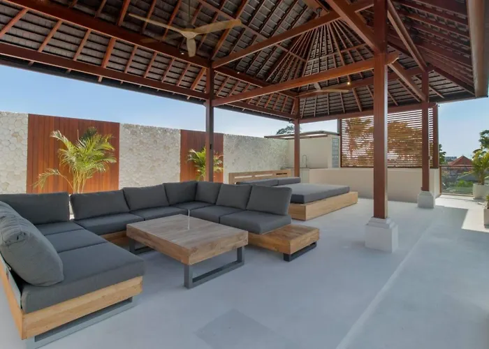 Villa Super Spacious, 6 Bed, Chef, Daily B'fast, 12 Pax