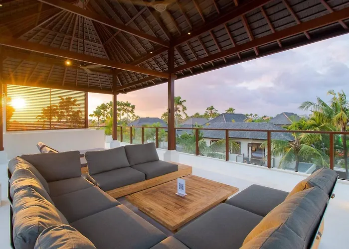 Villa Super Spacious, 6 Bed, Chef, Daily B'fast, 12 Pax *