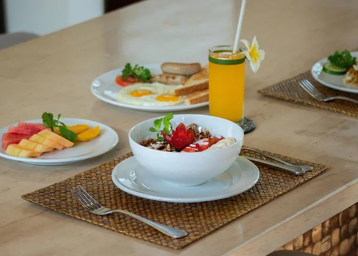 Super Spacious, 6 Bed, Chef, Daily B'fast, 12 Pax Villa
