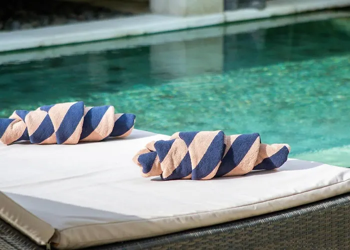 Super Spacious, 6 Bed, Chef, Daily B'fast, 12 Pax Villa