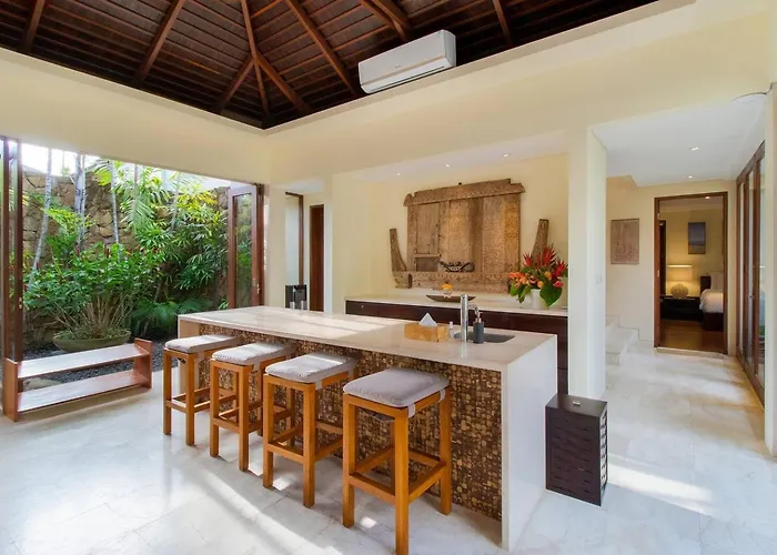 Super Spacious, 6 Bed, Chef, Daily B'fast, 12 Pax *